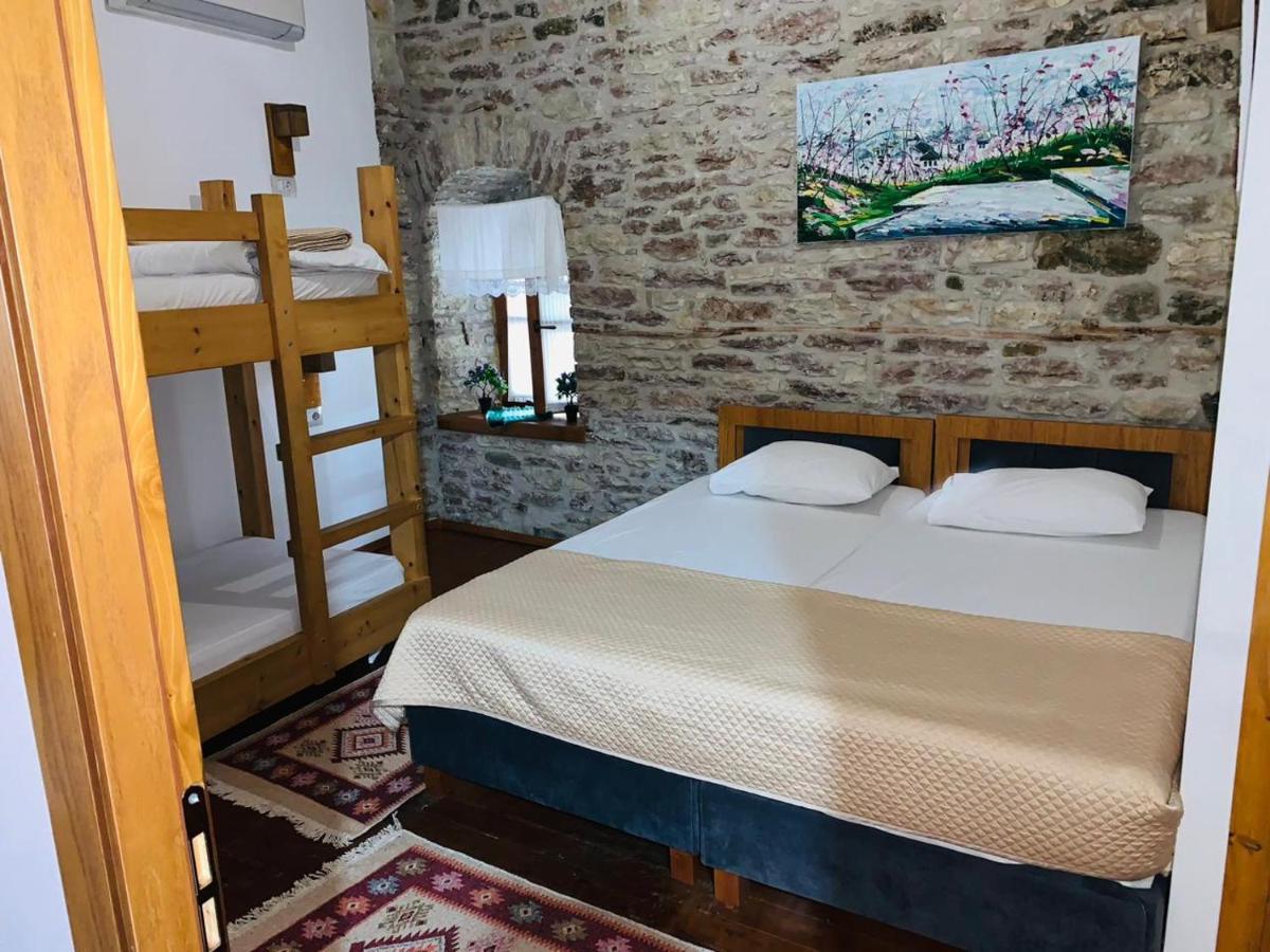 Guest House And Hostel Val-Mar Gjirokaster Ngoại thất bức ảnh