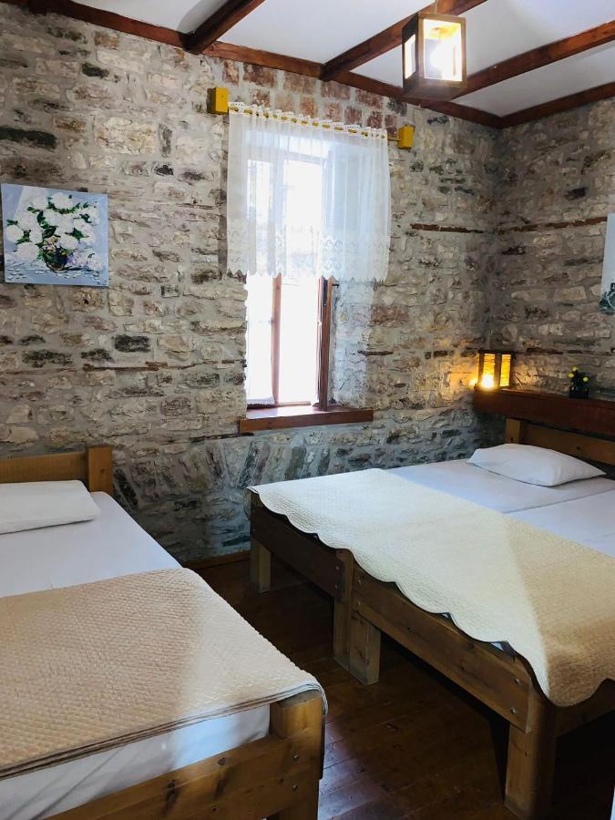 Guest House And Hostel Val-Mar Gjirokaster Ngoại thất bức ảnh
