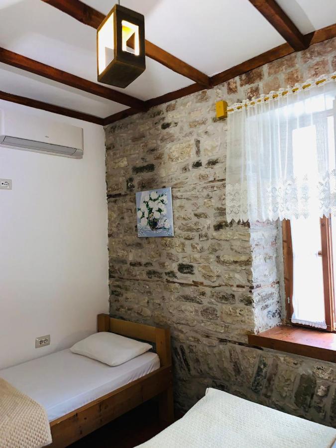 Guest House And Hostel Val-Mar Gjirokaster Ngoại thất bức ảnh