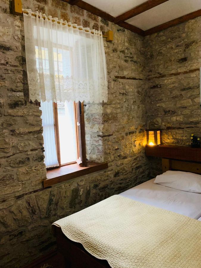 Guest House And Hostel Val-Mar Gjirokaster Ngoại thất bức ảnh