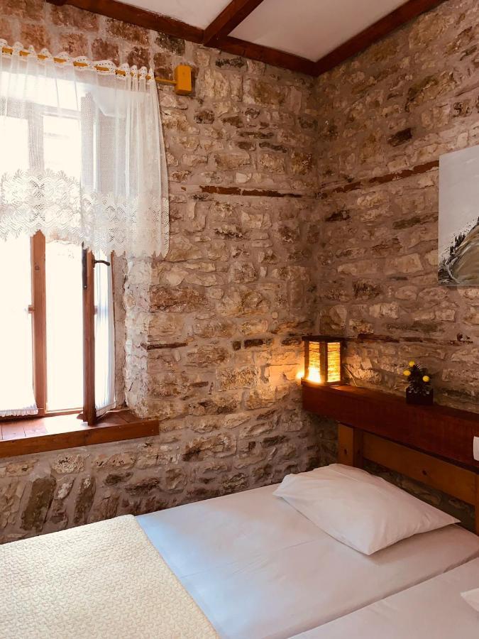 Guest House And Hostel Val-Mar Gjirokaster Ngoại thất bức ảnh