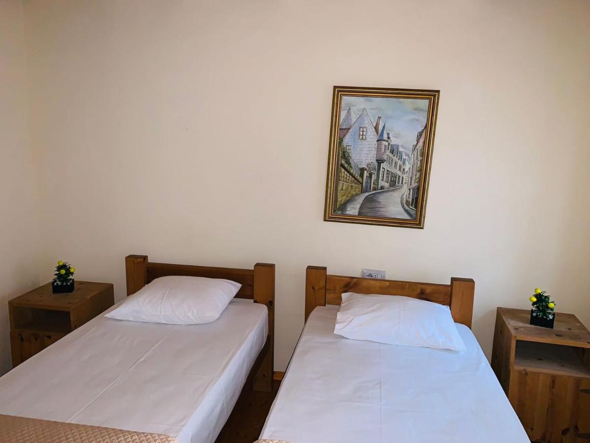 Guest House And Hostel Val-Mar Gjirokaster Ngoại thất bức ảnh